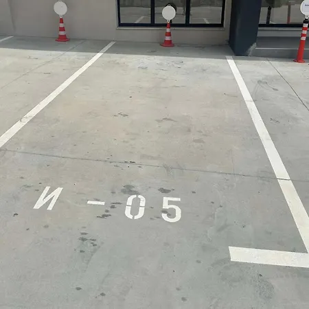 Neven Whit Free Parking 1 Br דירה וארנה