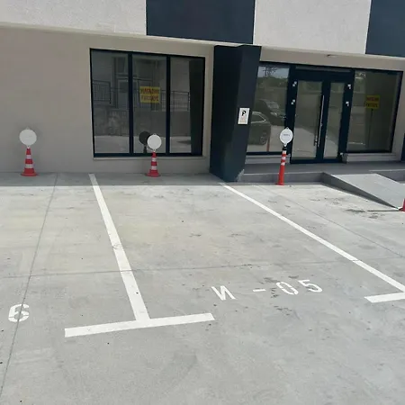 Neven Whit Free Parking 1 Br דירה