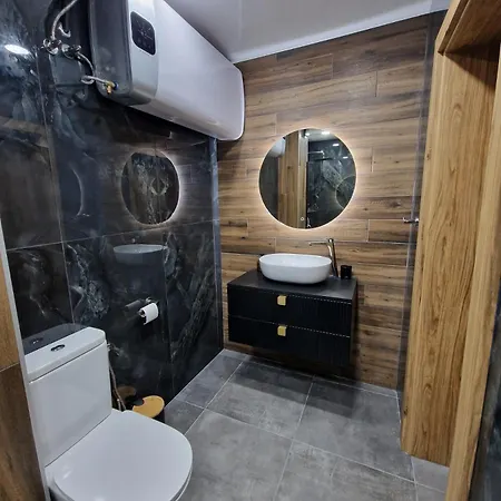 Neven Whit Free Parking 1 Br דירה וארנה