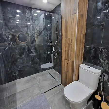 דירה Neven Whit Free Parking 1 Br *