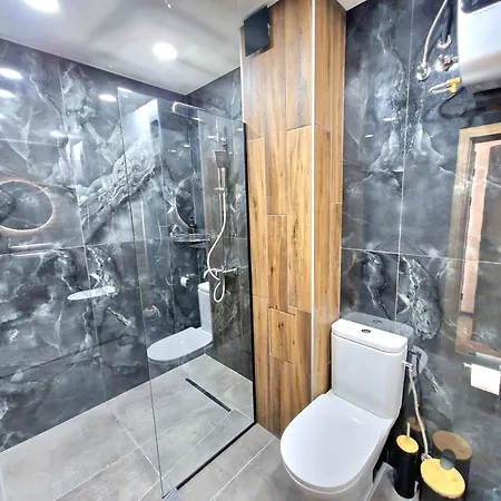 Neven Whit Free Parking 1 Br * וארנה