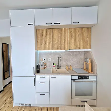 Neven Whit Free Parking 1 Br *